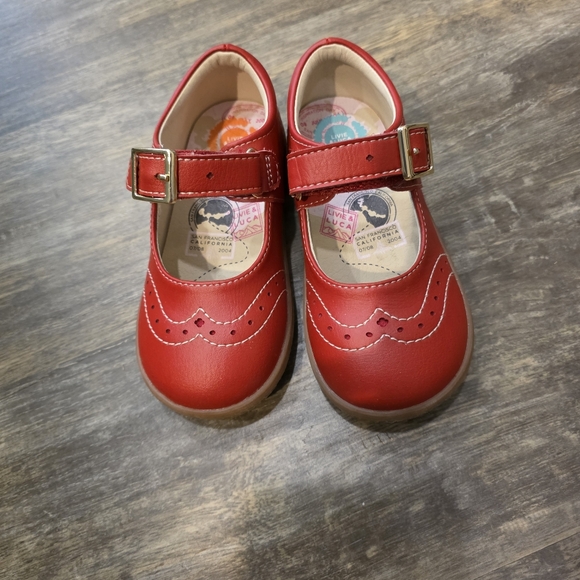 Livie & Luca Size 8 Toddler Red Mary Jane Kids Shoes with Buckle - Picture 2 of 5
